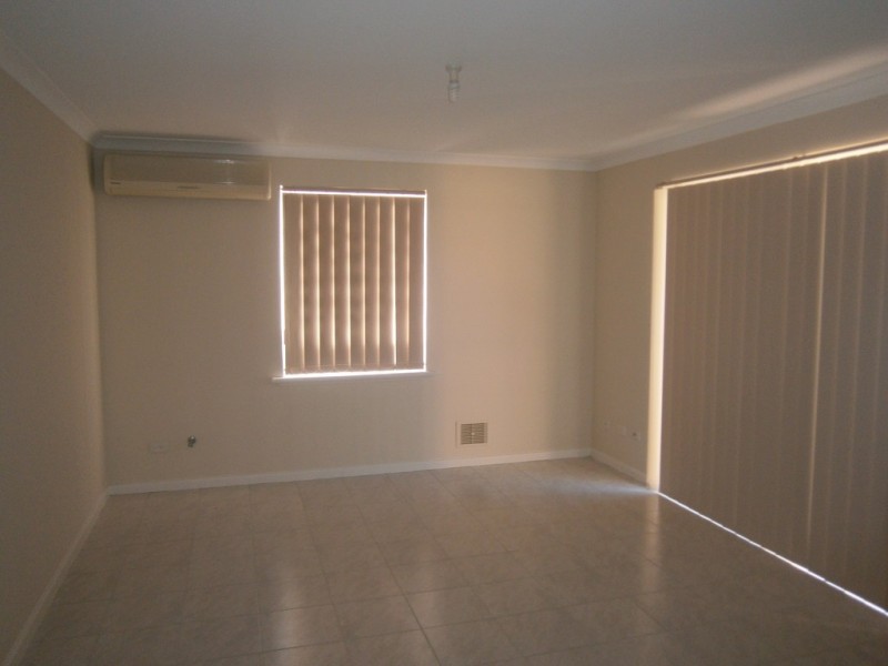 8a Carrello Circut, Coogee WA 6166