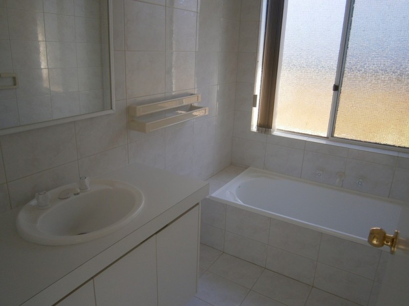 8a Carrello Circut, Coogee WA 6166