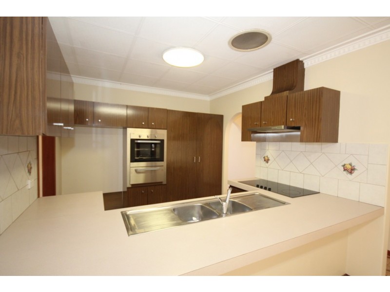 4 Campion Close, Spearwood WA 6163