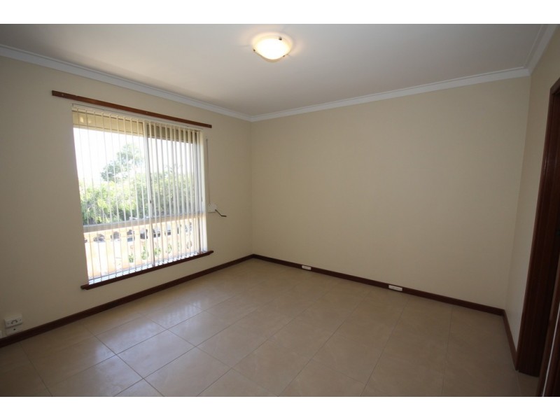 4 Campion Close, Spearwood WA 6163