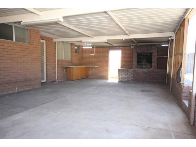 4 Campion Close, Spearwood WA 6163