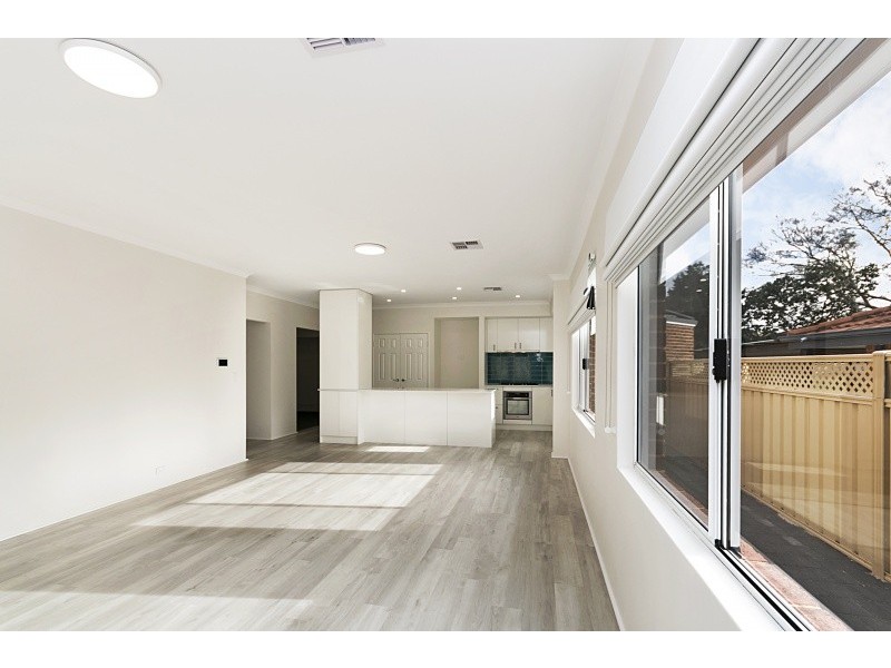 24A Treaty Oak Cove, Bibra Lake WA 6163