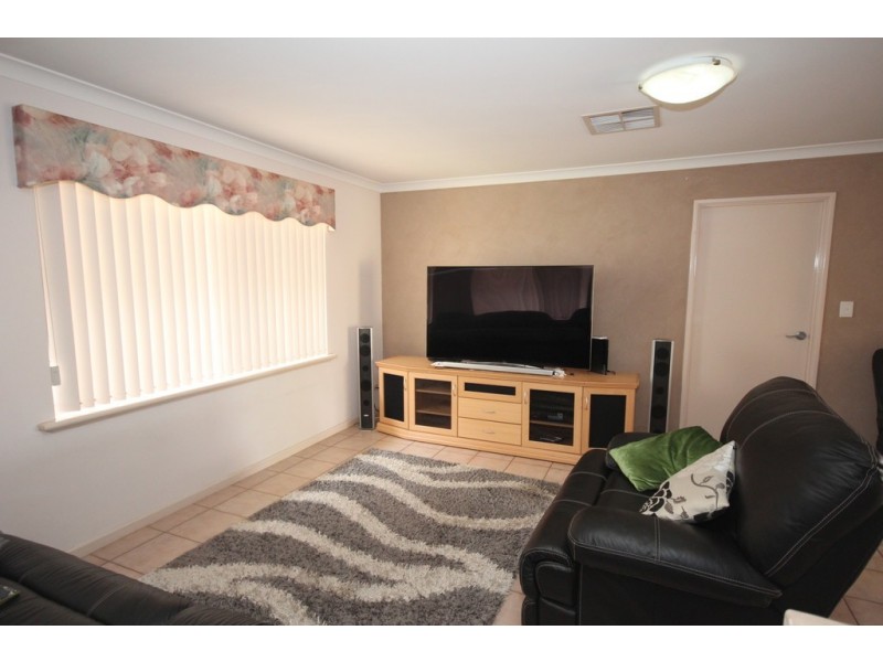 3 Kotisina Gardens, Munster WA 6166