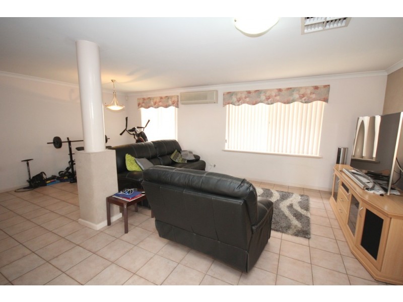 3 Kotisina Gardens, Munster WA 6166