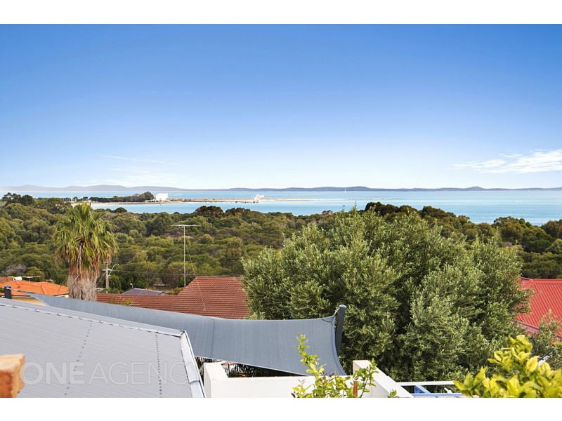 10 Castellon Crescent, Coogee WA 6166