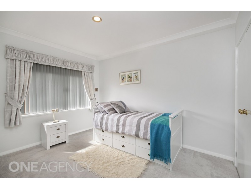 10 Castellon Crescent, Coogee WA 6166
