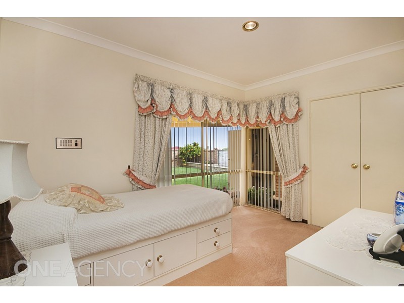 10 Castellon Crescent, Coogee WA 6166
