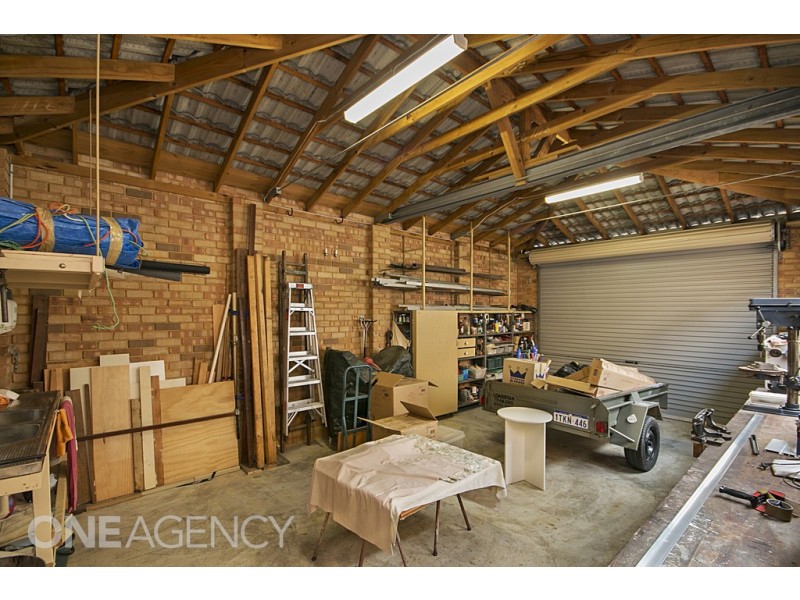 10 Castellon Crescent, Coogee WA 6166