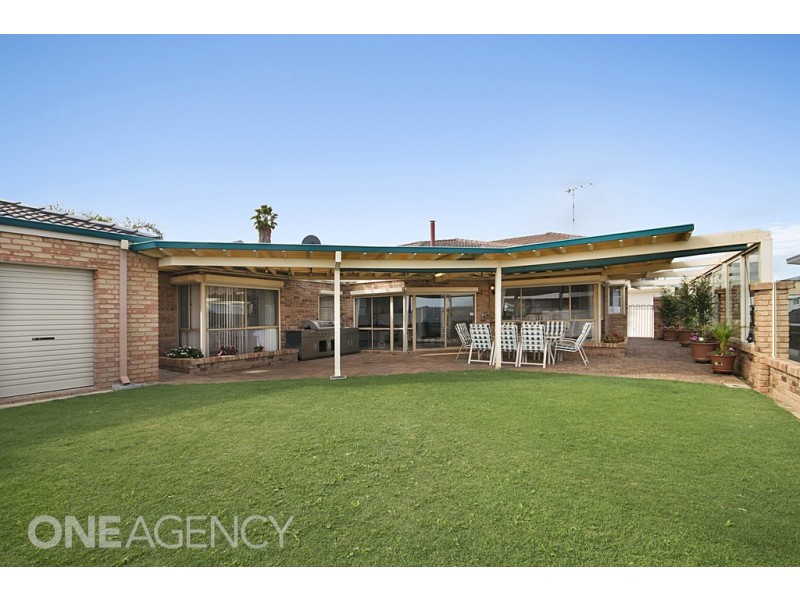 10 Castellon Crescent, Coogee WA 6166