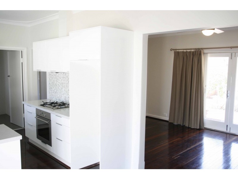 29 North Lake Road, Alfred Cove WA 6154