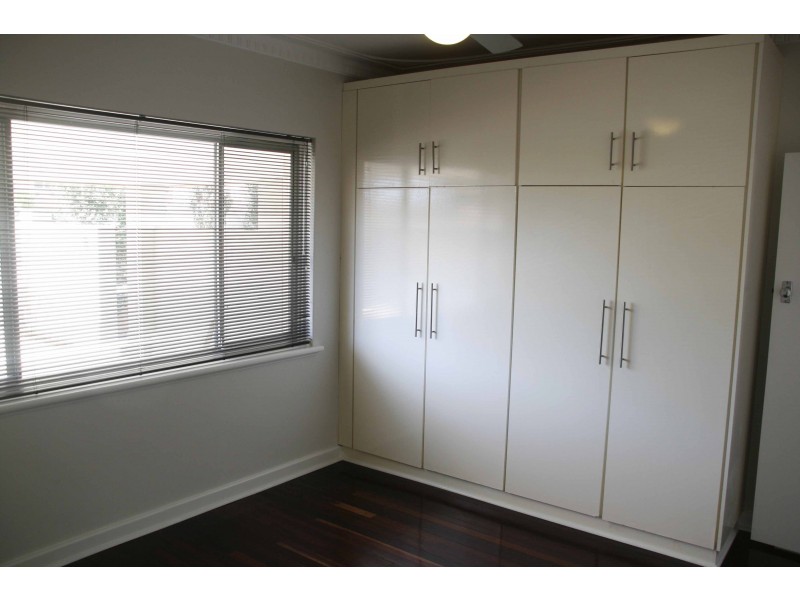 29 North Lake Road, Alfred Cove WA 6154