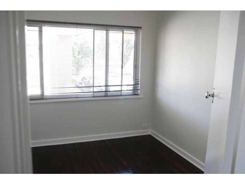 29 North Lake Road, Alfred Cove WA 6154