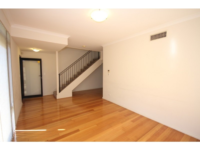 9/9 Healy Road, Hamilton Hill WA 6163