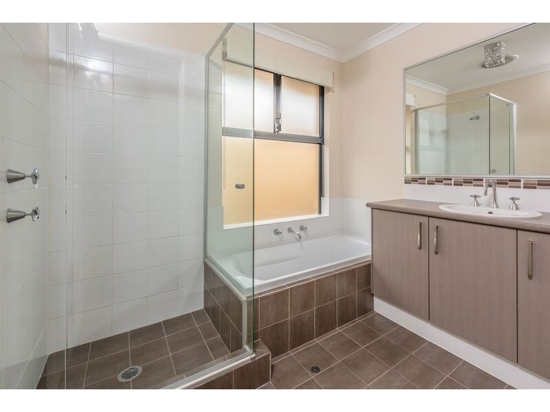 13 Inverson Boulevard, Hammond Park WA 6164