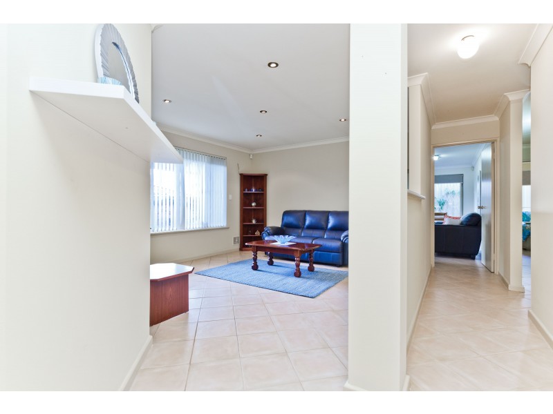 2/104 Forrest Road, Hamilton Hill WA 6163