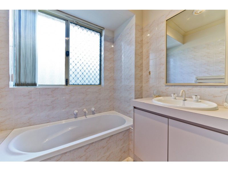 2/104 Forrest Road, Hamilton Hill WA 6163