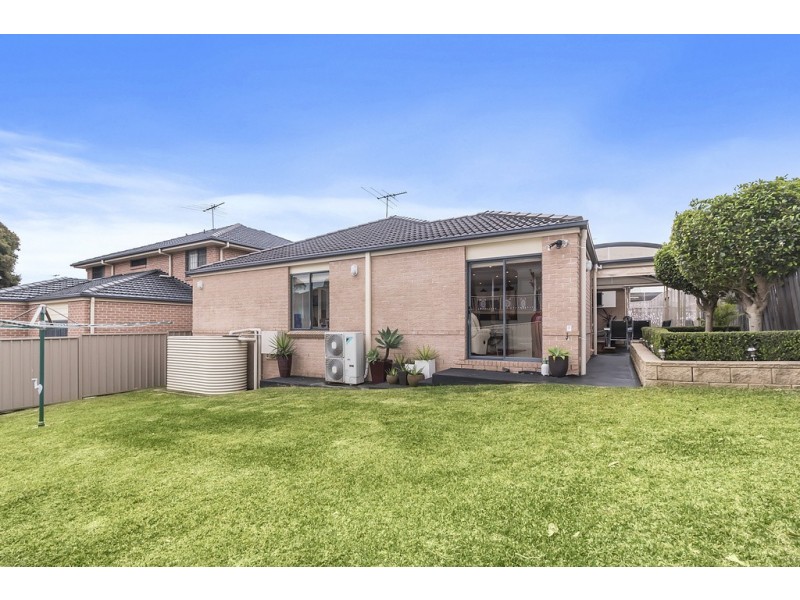 7 Hannan Place, Prairiewood NSW 2176