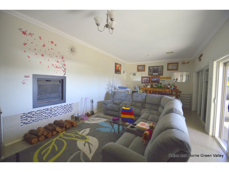 25 Jamison Street, Luddenham NSW 2745