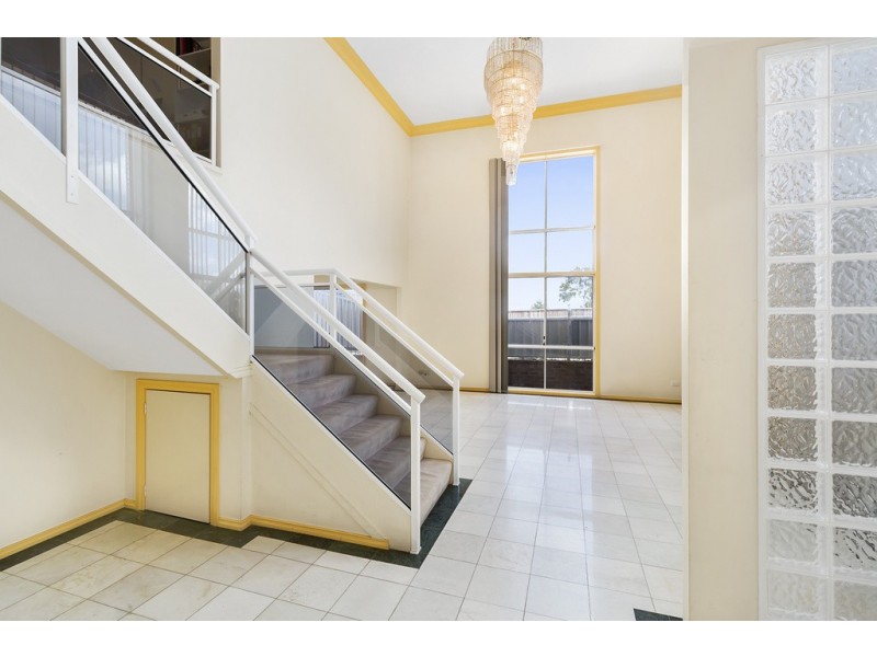 5 Barkly Close, Bonnyrigg Heights NSW 2177