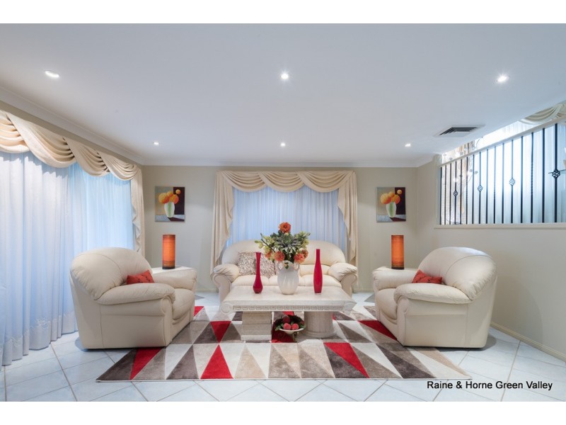 9 Curac Place, Casula NSW 2170