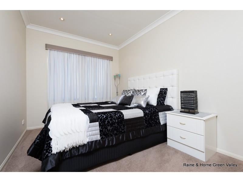 9 Curac Place, Casula NSW 2170