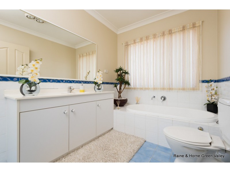 9 Curac Place, Casula NSW 2170