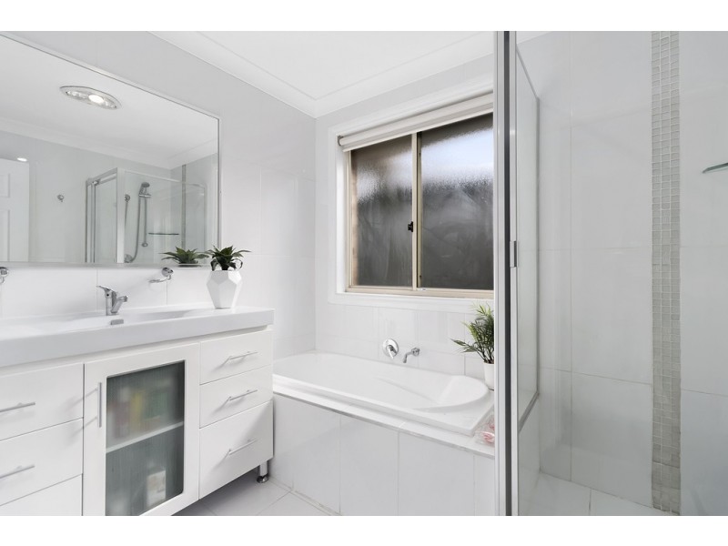 8B Carina Avenue, Hinchinbrook NSW 2168