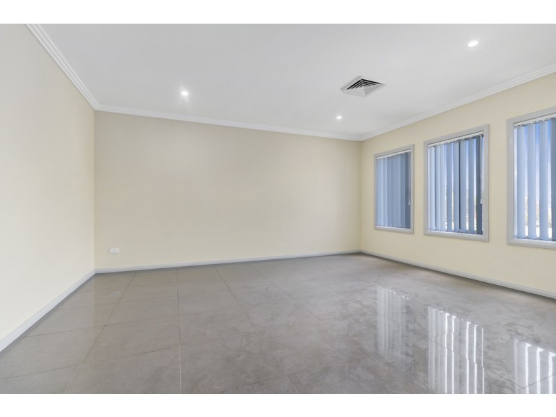 10 Kydra Close, Prestons NSW 2170