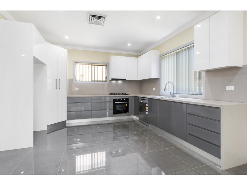 10 Kydra Close, Prestons NSW 2170