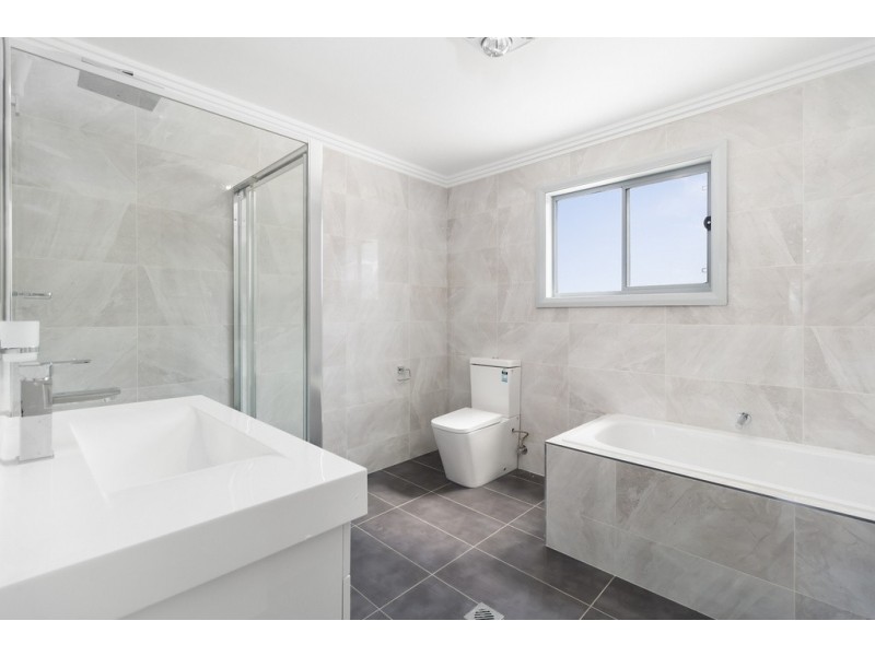 10 Kydra Close, Prestons NSW 2170