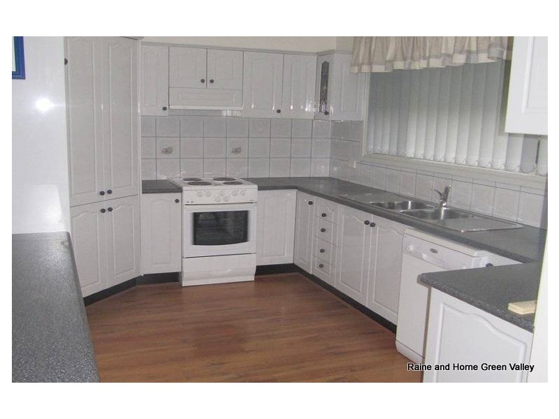 2/182 Wilson Road, Green Valley NSW 2168