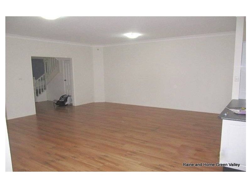 2/182 Wilson Road, Green Valley NSW 2168