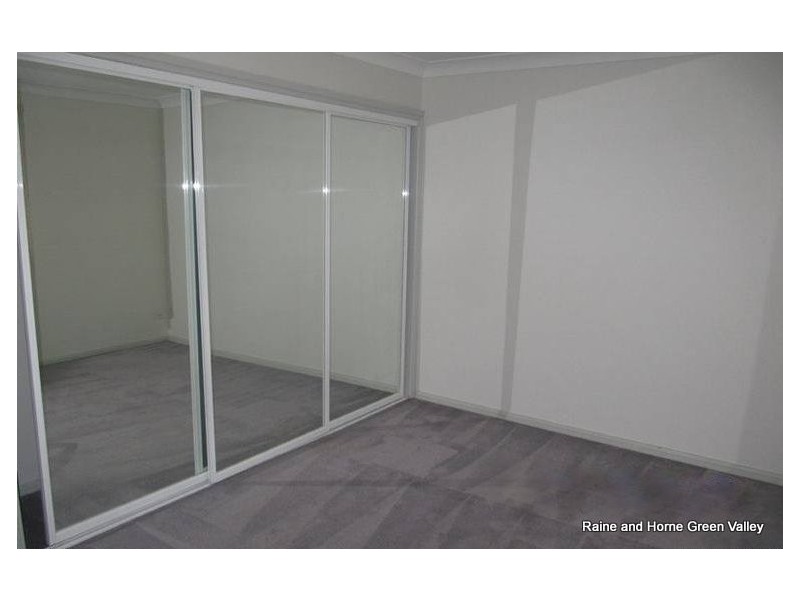 2/182 Wilson Road, Green Valley NSW 2168