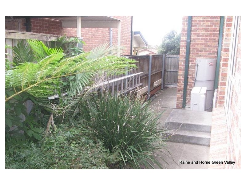 2/182 Wilson Road, Green Valley NSW 2168