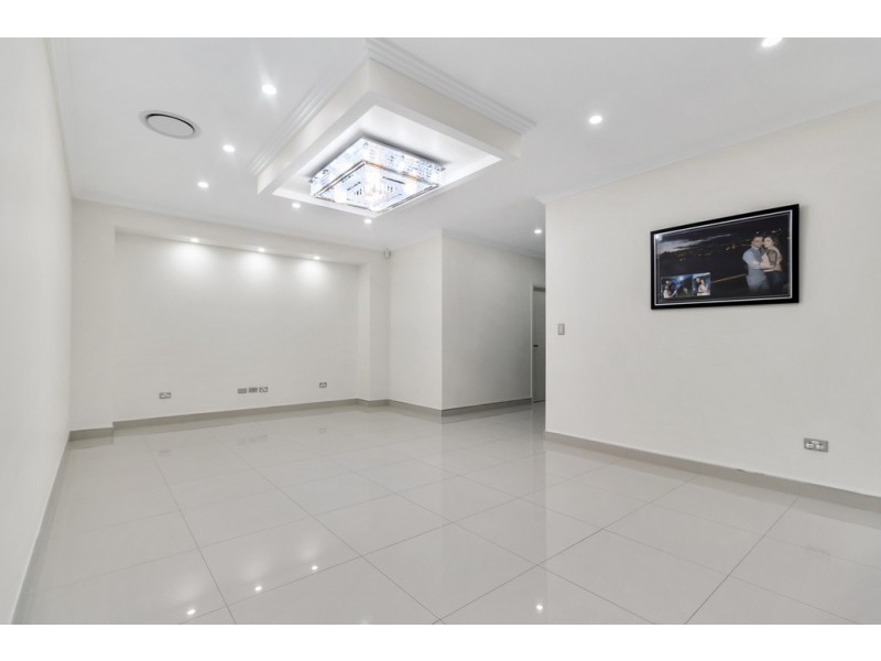 33 Sparrow Lane, Green Valley NSW 2168