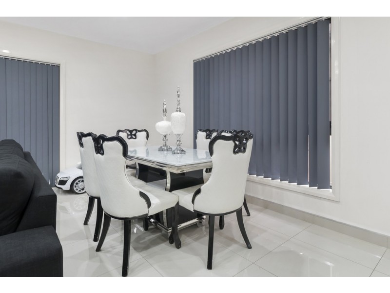 33 Sparrow Lane, Green Valley NSW 2168