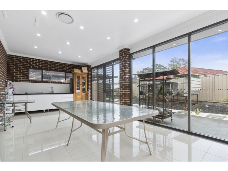 33 Sparrow Lane, Green Valley NSW 2168