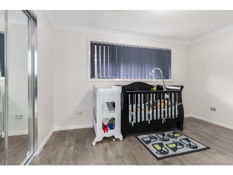 33 Sparrow Lane, Green Valley NSW 2168