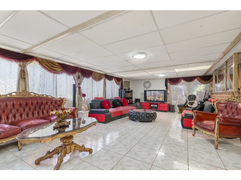 49 Anthony Drive, Rosemeadow NSW 2560