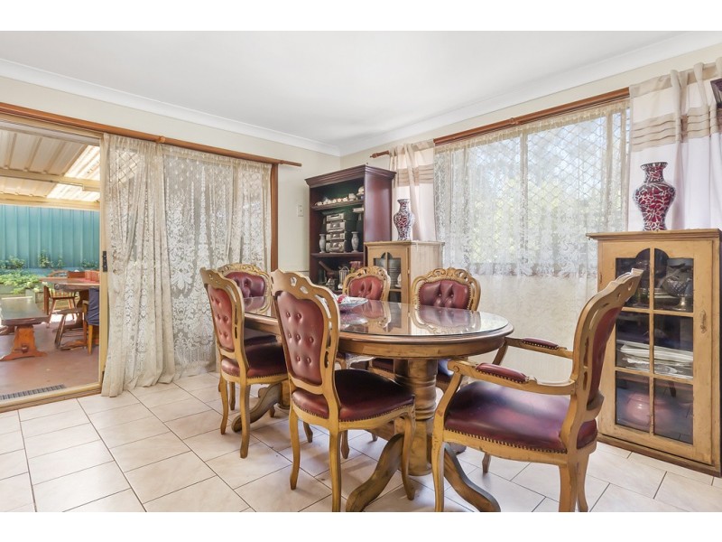 49 Anthony Drive, Rosemeadow NSW 2560