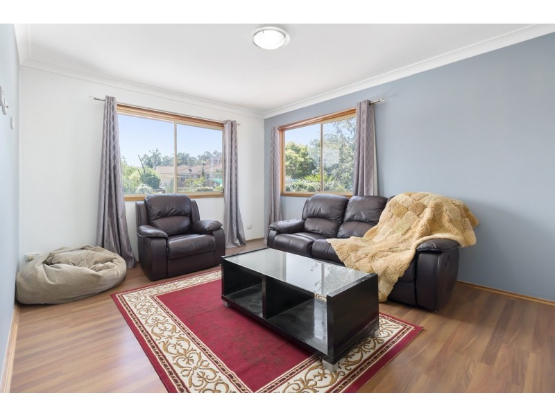 49 Anthony Drive, Rosemeadow NSW 2560