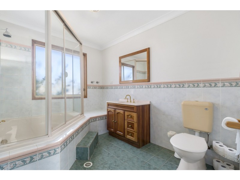 49 Anthony Drive, Rosemeadow NSW 2560