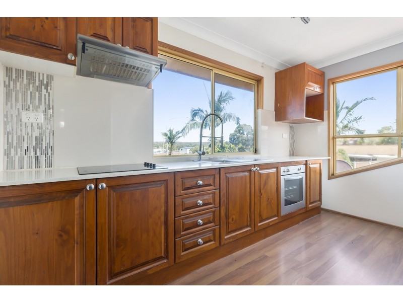 49 Anthony Drive, Rosemeadow NSW 2560