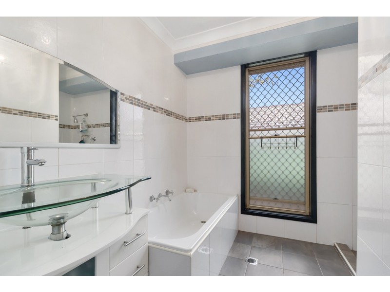 49 Anthony Drive, Rosemeadow NSW 2560