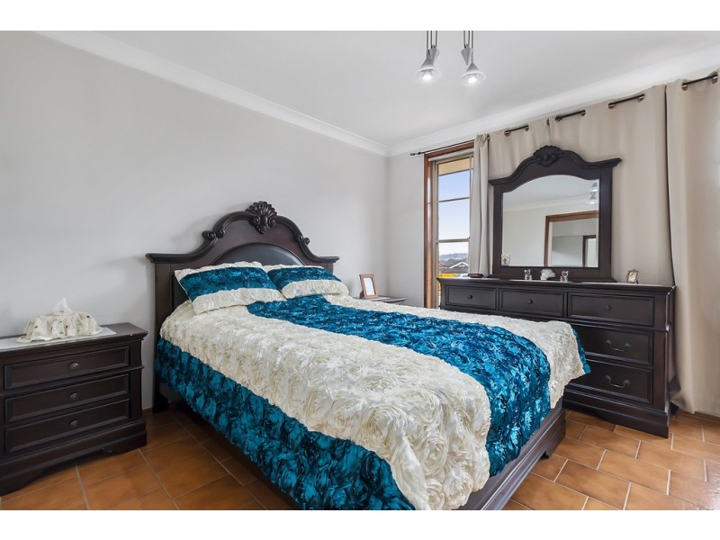 4 Lyra Place, Hinchinbrook NSW 2168