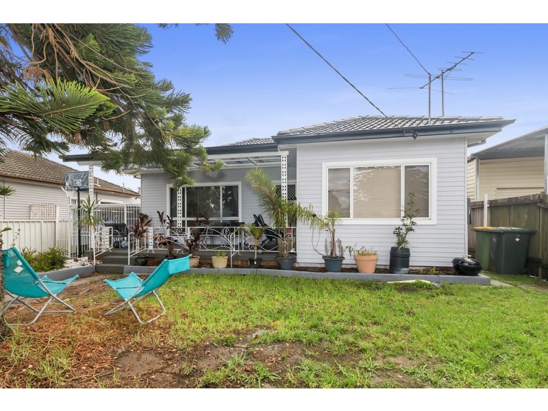 74 Goodacre Avenue, Fairfield West NSW 2165