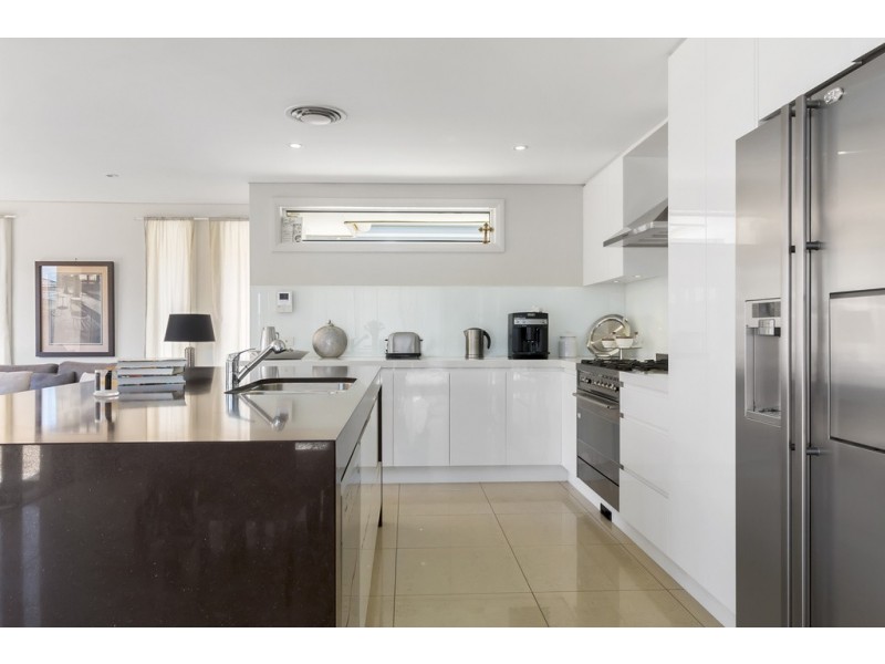 15 Broadbent Avenue, Middleton Grange NSW 2171