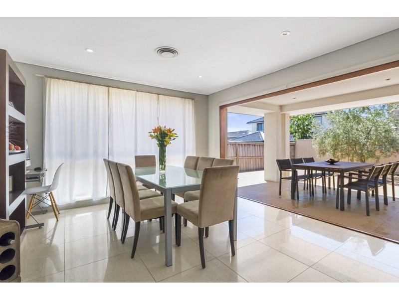 15 Broadbent Avenue, Middleton Grange NSW 2171