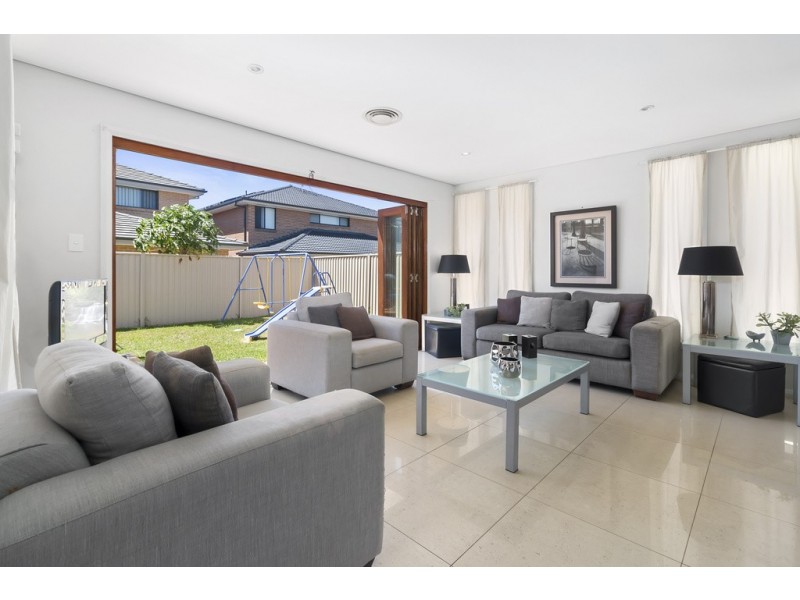 15 Broadbent Avenue, Middleton Grange NSW 2171