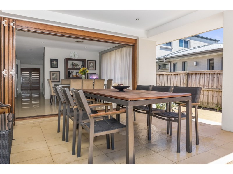 15 Broadbent Avenue, Middleton Grange NSW 2171